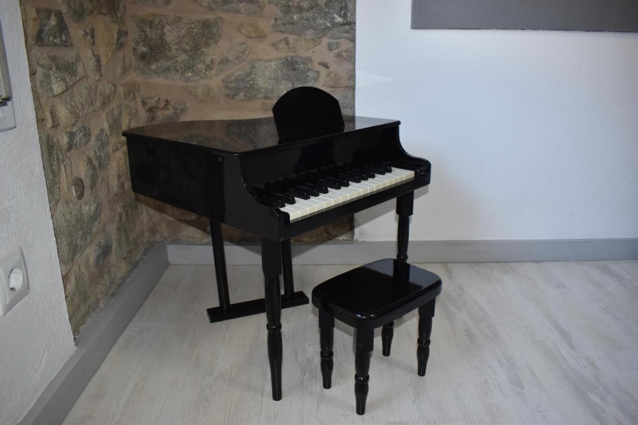 Can Musiquem Amb Piscina Les Planes d'Hostoles Luaran gambar